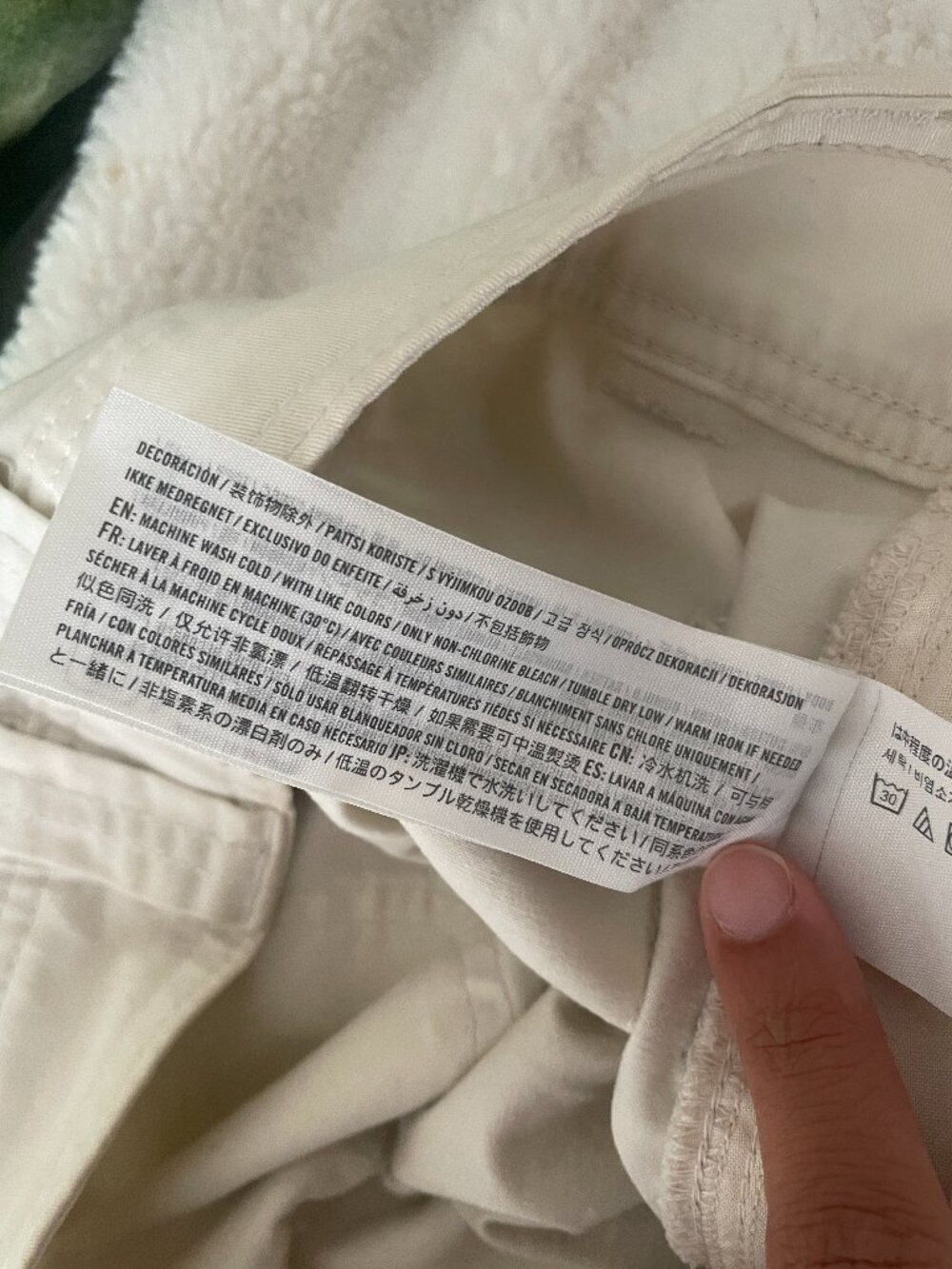 Abercrombie & Fitch Curve Love Relaxed Cargo Pant - Size 2/26, White/Cream - Picture 10 of 10